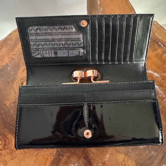 Ted Baker Strisa Butterfly Design Matinee Patent Leather Clutch Wallet Purse - Picture 8 of 10